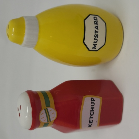 NEW IN PACKAGE KETCHUP/MUSTARD SALT AND PEPPER SHAKERS - Picture 4 of 6